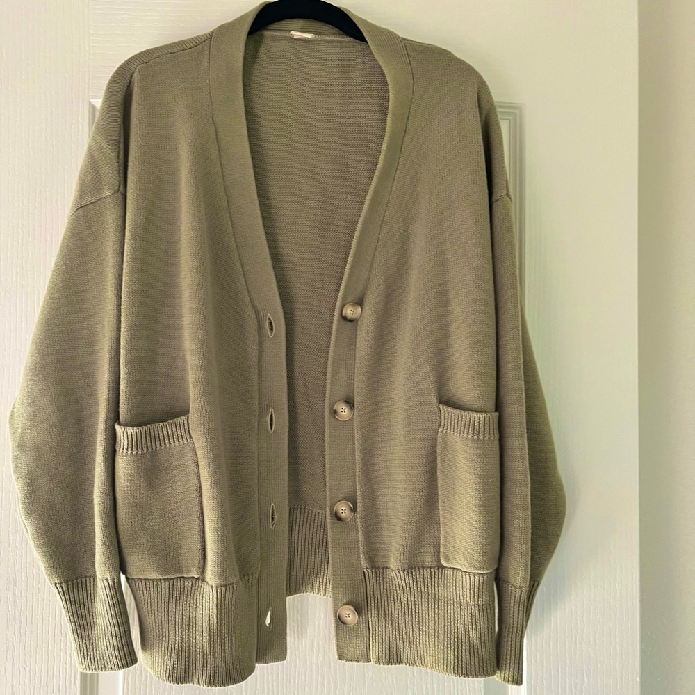 Goumi Green Sweater